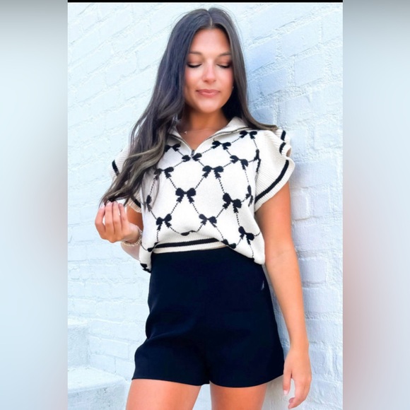 Sweaters - Skye black bow print sweater